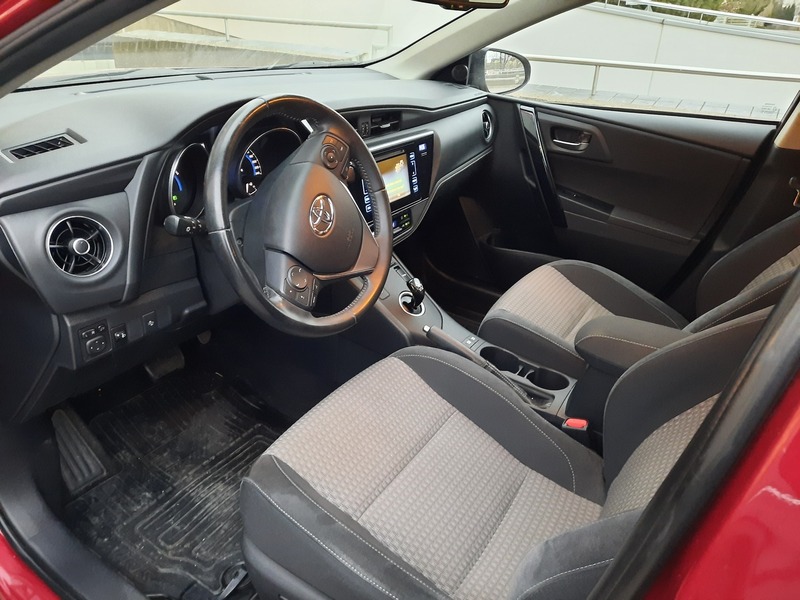 Toyota Auris vaihtoauto