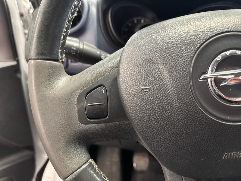 Opel Vivaro vaihtoauto