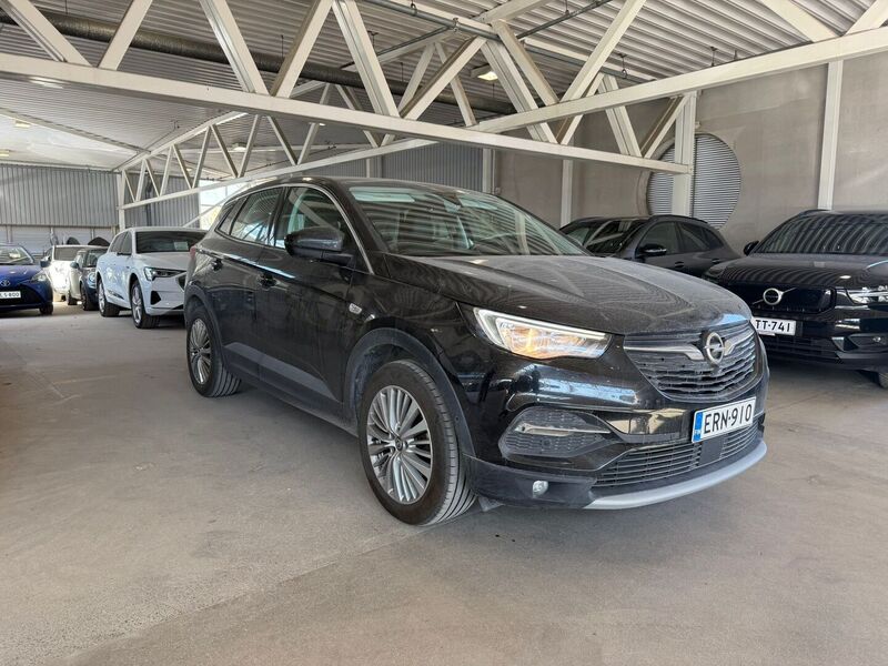 Opel Grandland X vaihtoauto
