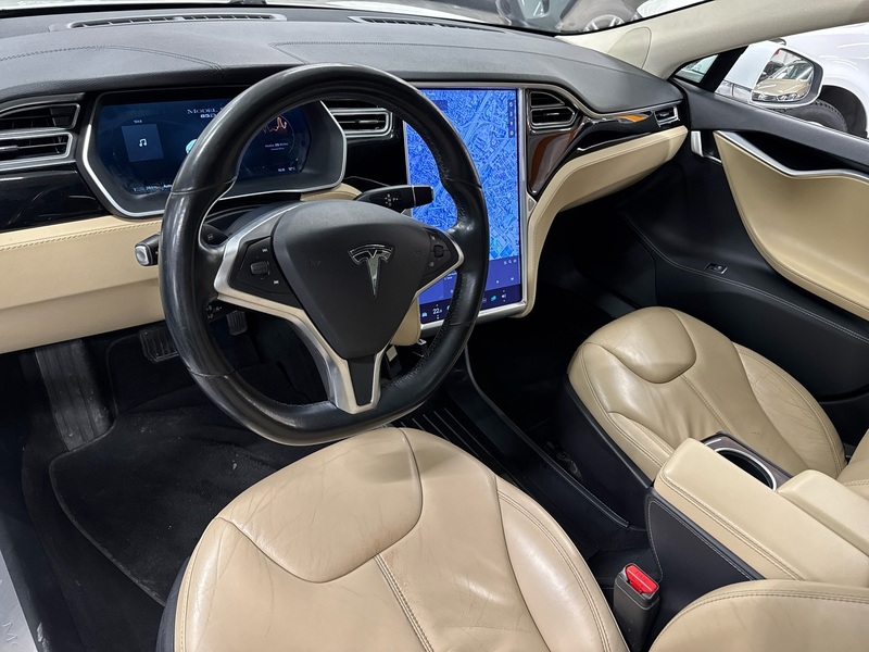 Tesla Model S vaihtoauto