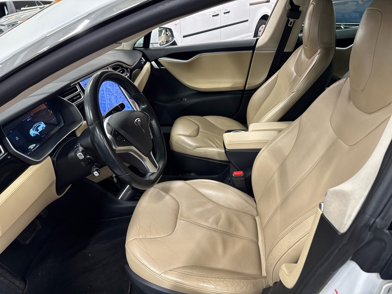 Tesla Model S vaihtoauto