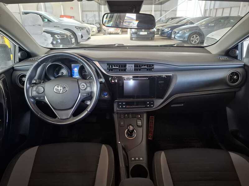 Toyota Auris vaihtoauto
