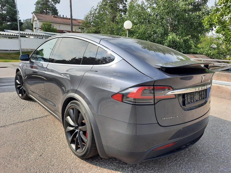Tesla Model X vaihtoauto