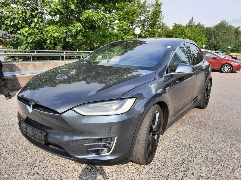 Tesla Model X vaihtoauto