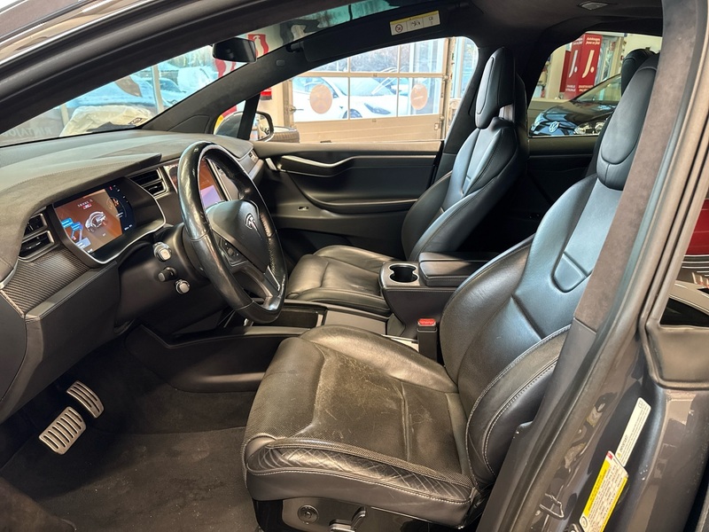 Tesla Model X vaihtoauto