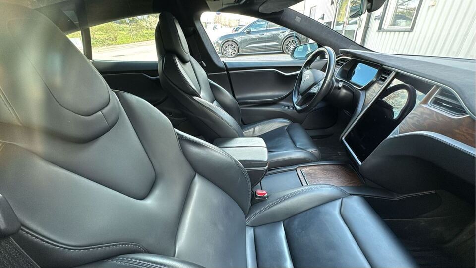 Tesla Model S vaihtoauto