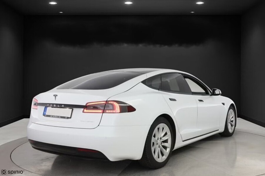 Tesla Model S vaihtoauto