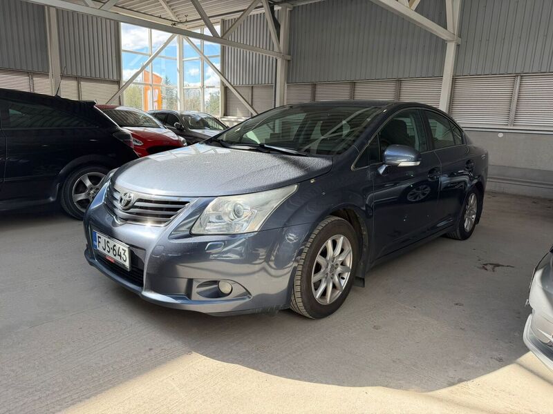 Toyota Avensis vaihtoauto