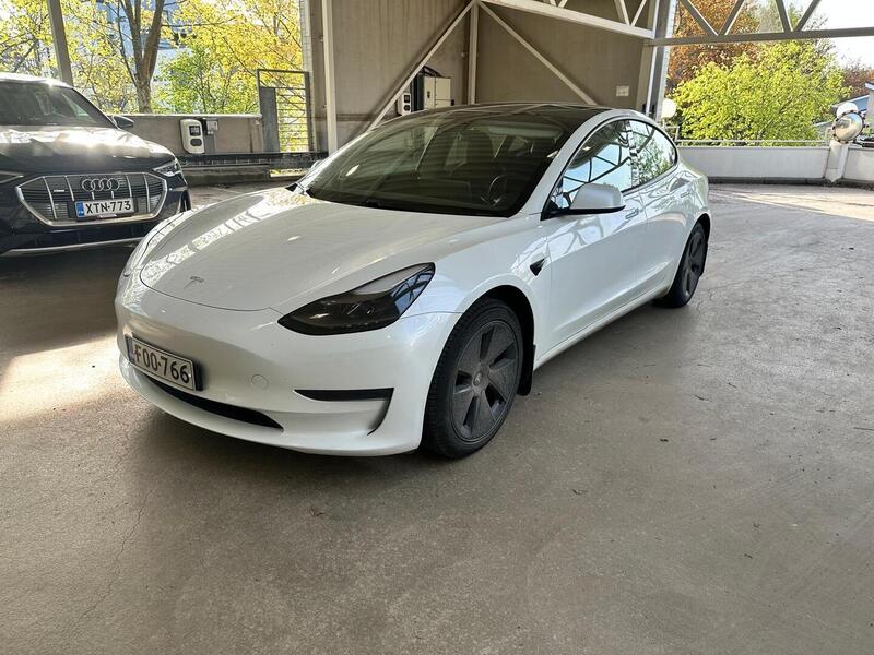 Tesla Model 3 vaihtoauto