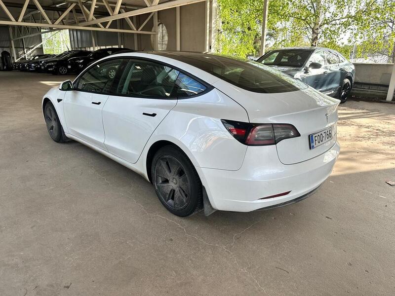Tesla Model 3 vaihtoauto