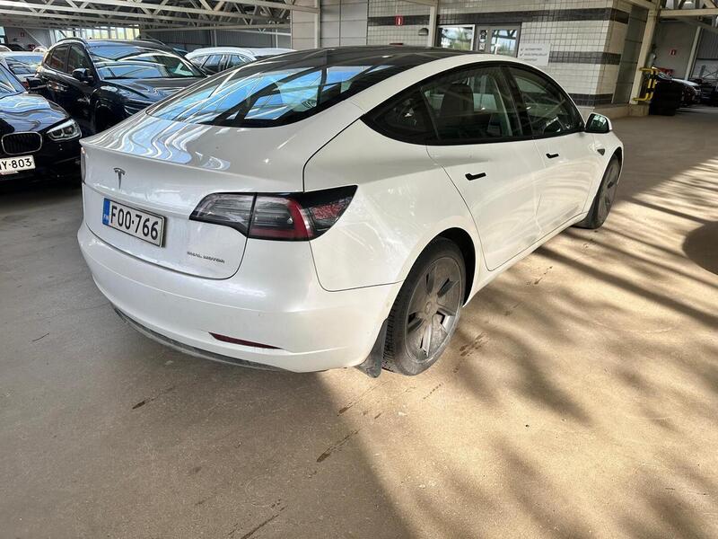 Tesla Model 3 vaihtoauto