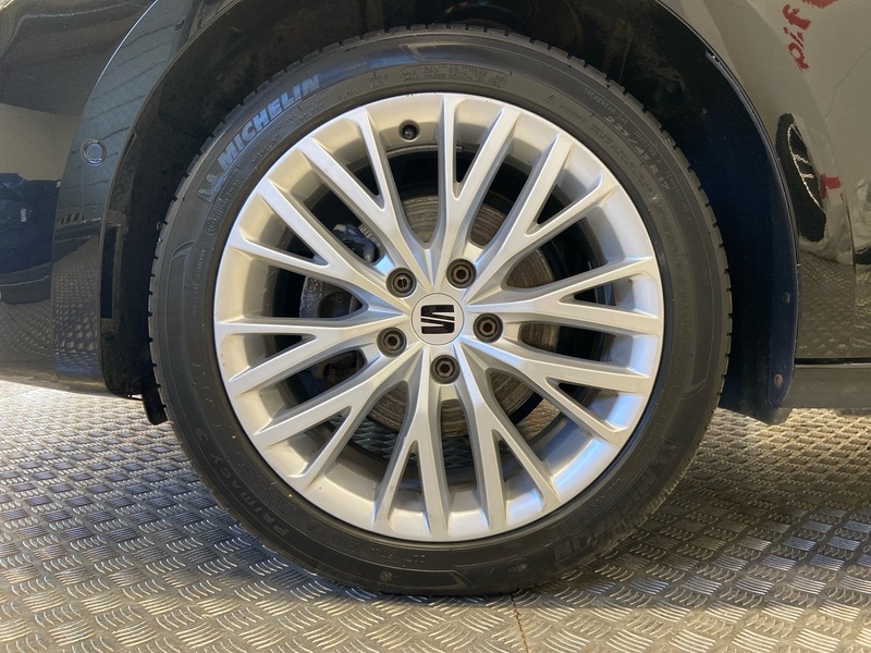SEAT Leon Sportstourer vaihtoauto