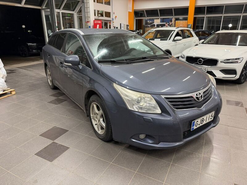 Toyota Avensis vaihtoauto