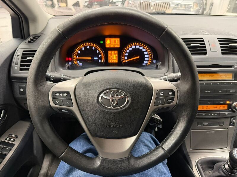 Toyota Avensis vaihtoauto