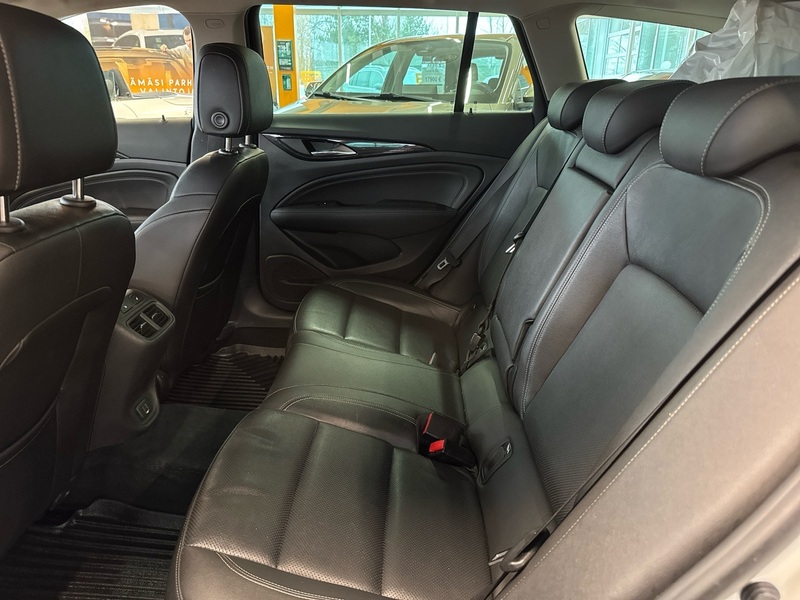 Opel Insignia vaihtoauto