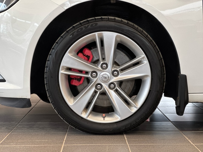 Opel Insignia vaihtoauto