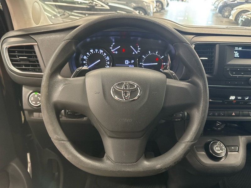 Toyota Proace Verso vaihtoauto