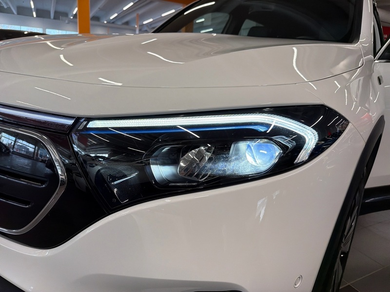 Mercedes-Benz EQB vaihtoauto