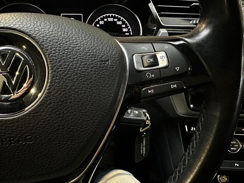 Volkswagen Touran vaihtoauto