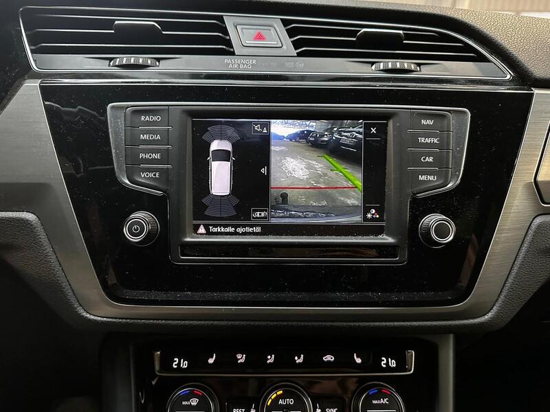 Volkswagen Touran vaihtoauto