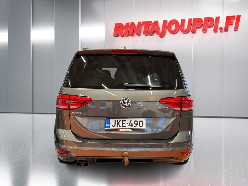 Volkswagen Touran vaihtoauto