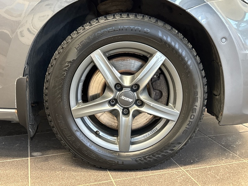 Volkswagen Touran vaihtoauto