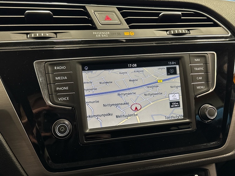 Volkswagen Touran vaihtoauto