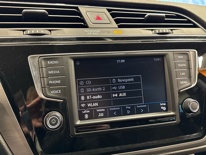 Volkswagen Touran vaihtoauto