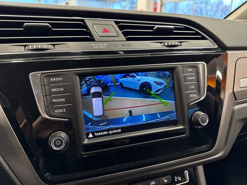 Volkswagen Touran vaihtoauto