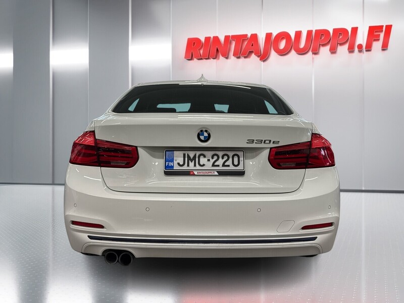 BMW 330 vaihtoauto
