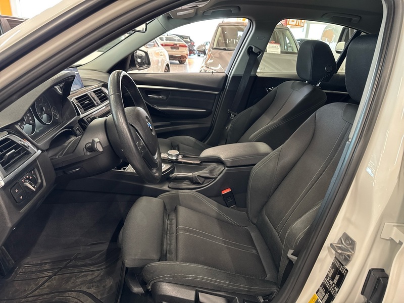 BMW 330 vaihtoauto