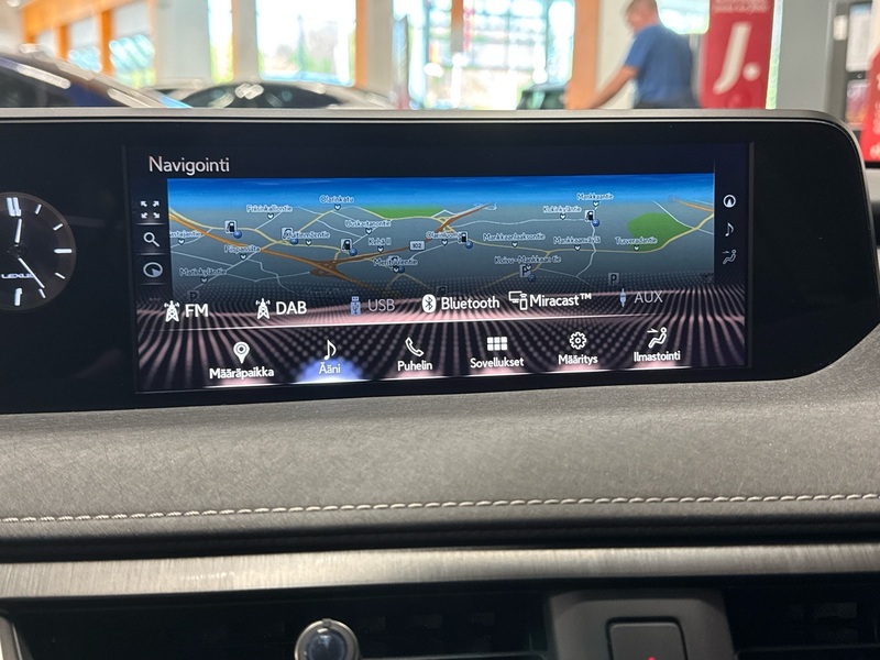 Lexus UX vaihtoauto