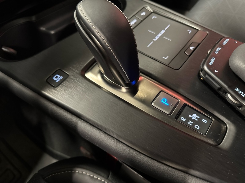 Lexus UX vaihtoauto
