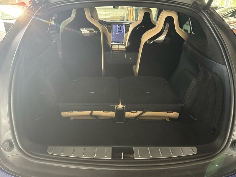Tesla Model X vaihtoauto