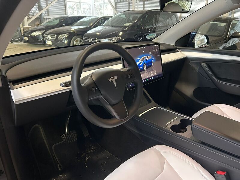 Tesla Model Y vaihtoauto