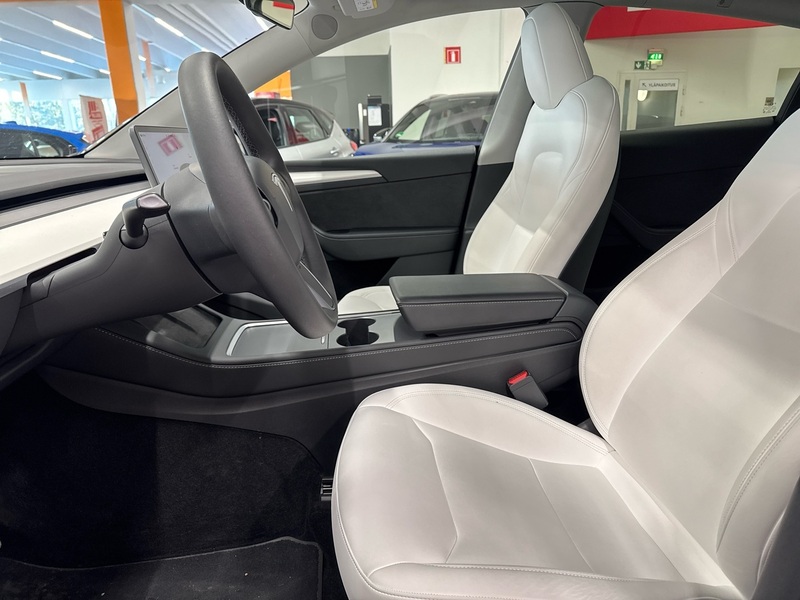 Tesla Model Y vaihtoauto