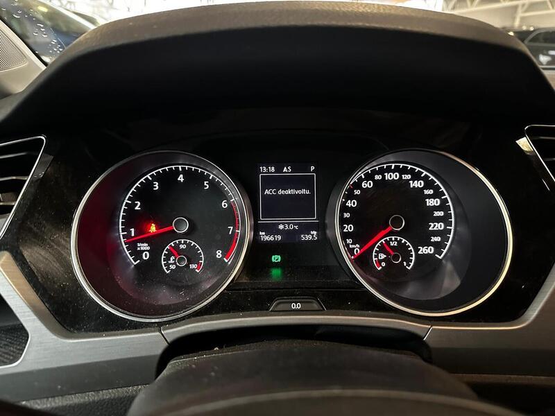 Volkswagen Touran vaihtoauto