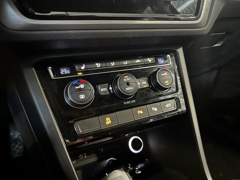 Volkswagen Touran vaihtoauto