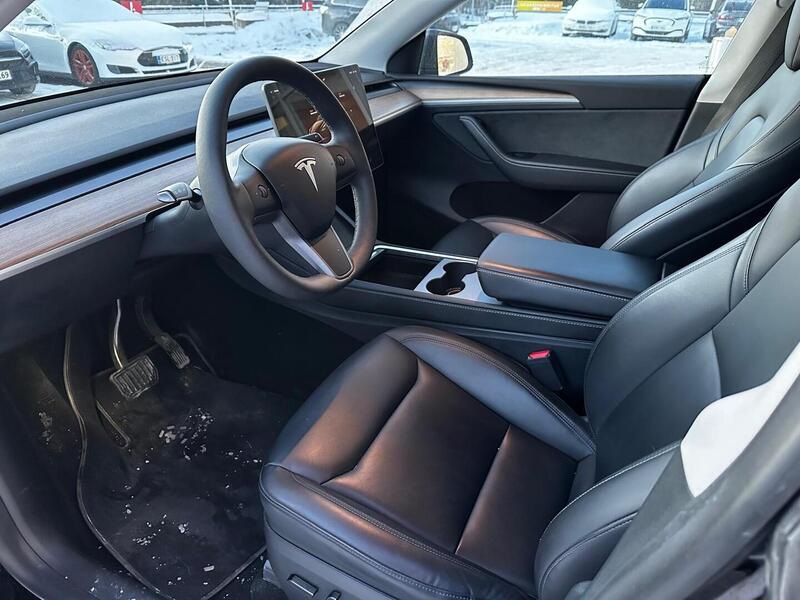 Tesla Model Y vaihtoauto
