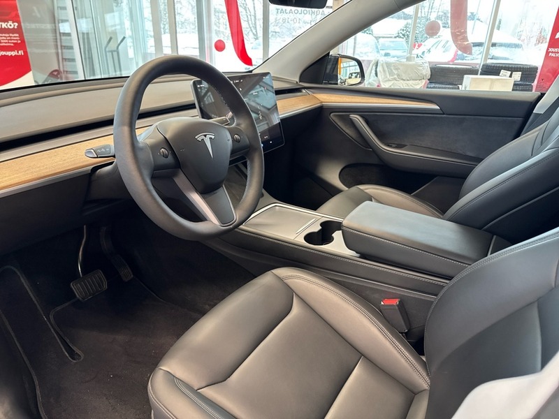 Tesla Model Y vaihtoauto