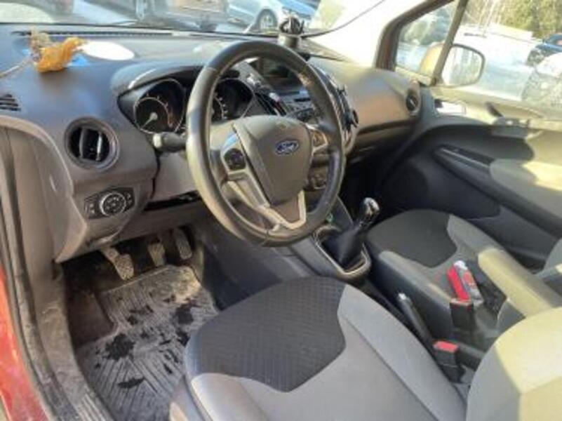 Ford Tourneo Courier vaihtoauto