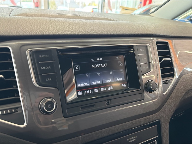 Volkswagen Golf Sportsvan vaihtoauto