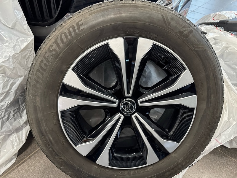 Toyota bZ4X vaihtoauto