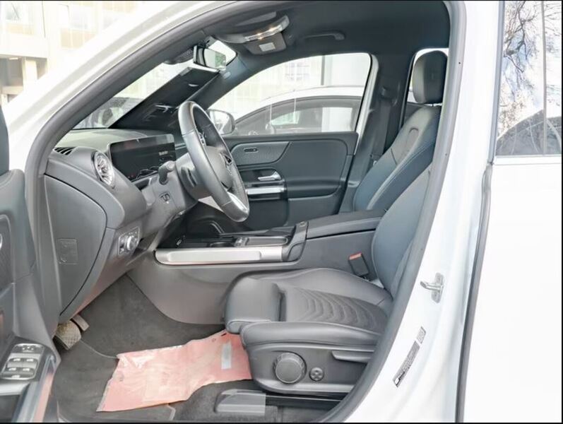 Mercedes-Benz EQB vaihtoauto