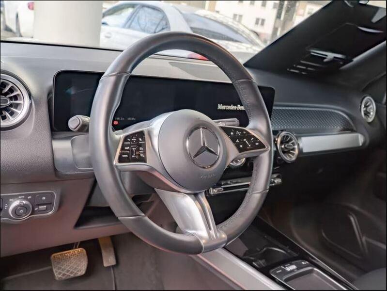 Mercedes-Benz EQB vaihtoauto