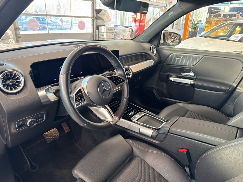 Mercedes-Benz EQB vaihtoauto