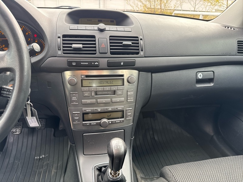Toyota Avensis vaihtoauto