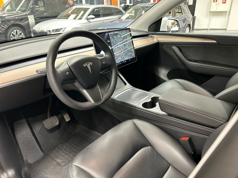 Tesla Model Y vaihtoauto