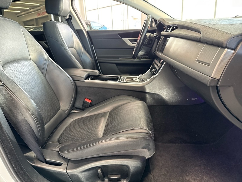 Jaguar XF vaihtoauto