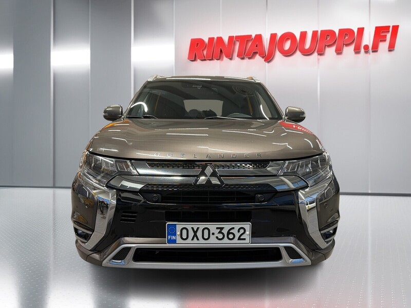 Mitsubishi Outlander PHEV vaihtoauto